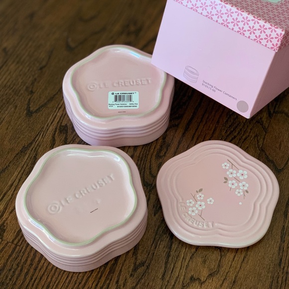 New Le Creuset Sakura Stacking Flower Containers Extremely Rare - Picture 3 of 3
